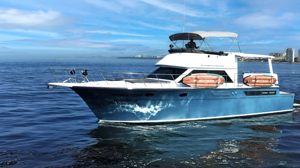 Private yacht charter cruising Banderas Bay near Puerto Vallarta